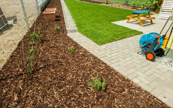 Tips For Applying Mulch To Maximize Landscape Longevity in Mebane NC